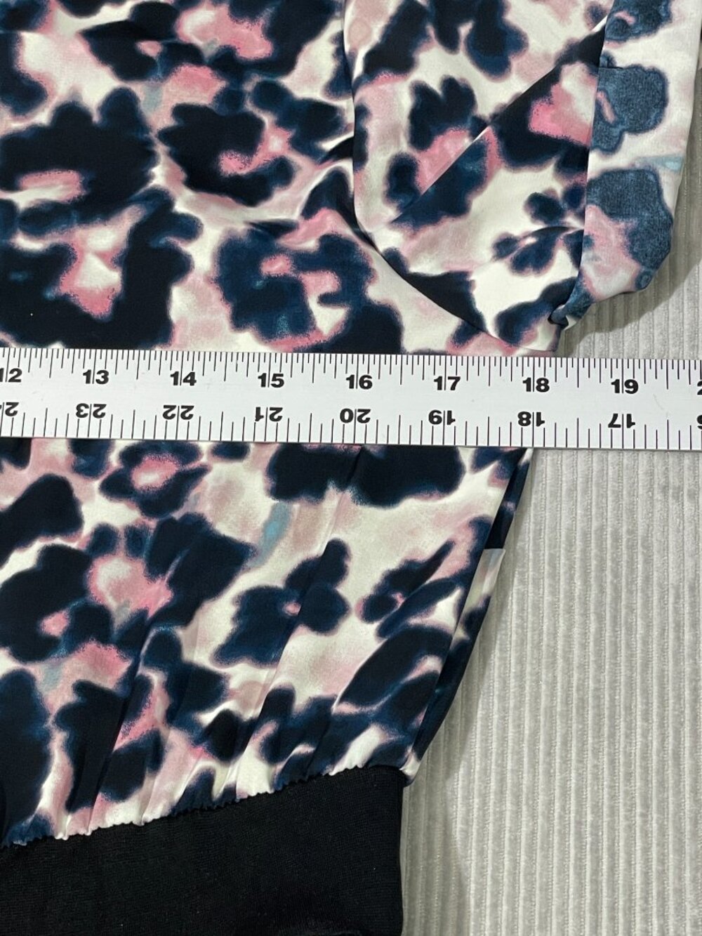 Torrid Abstract Animal Print Faux Wrap V-Neck Short Sleeve Dress Size Medium - Picture 5 of 8